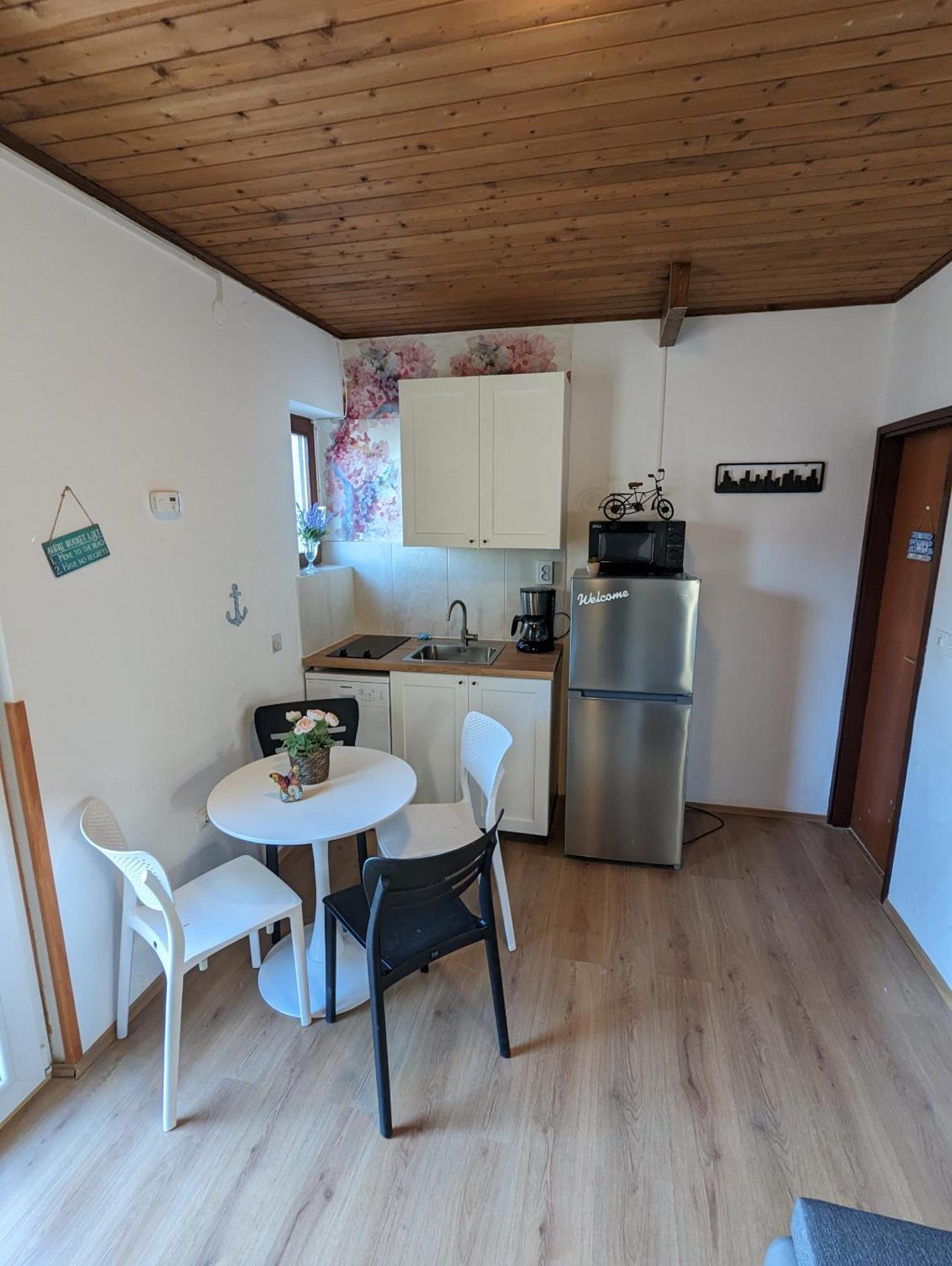 Zeezicht Appartement 50M From Beach Срима Екстериор снимка